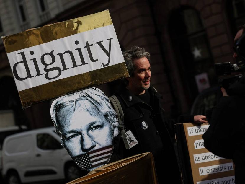 Protesters support the release of Julian Assange.  (Reuters)