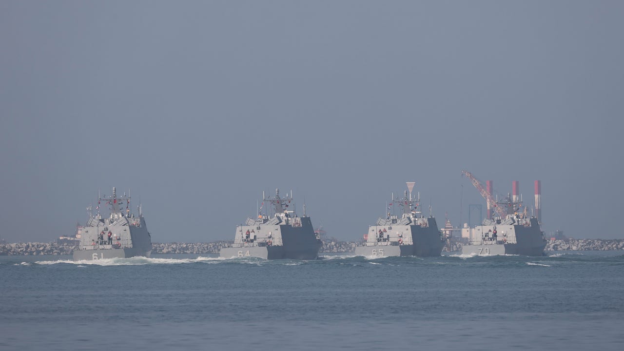 Taiwan denounces a record number of Chinese warships near the island

