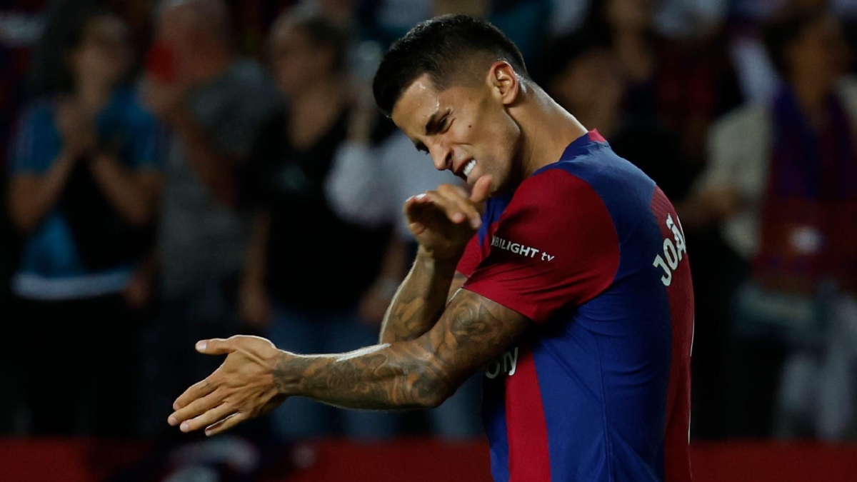 Barcelona move up for Cancelo

