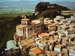 Un pueblo italiano lucha por vender sus casas a un euro pero no ha tenido éxito con su estrategia