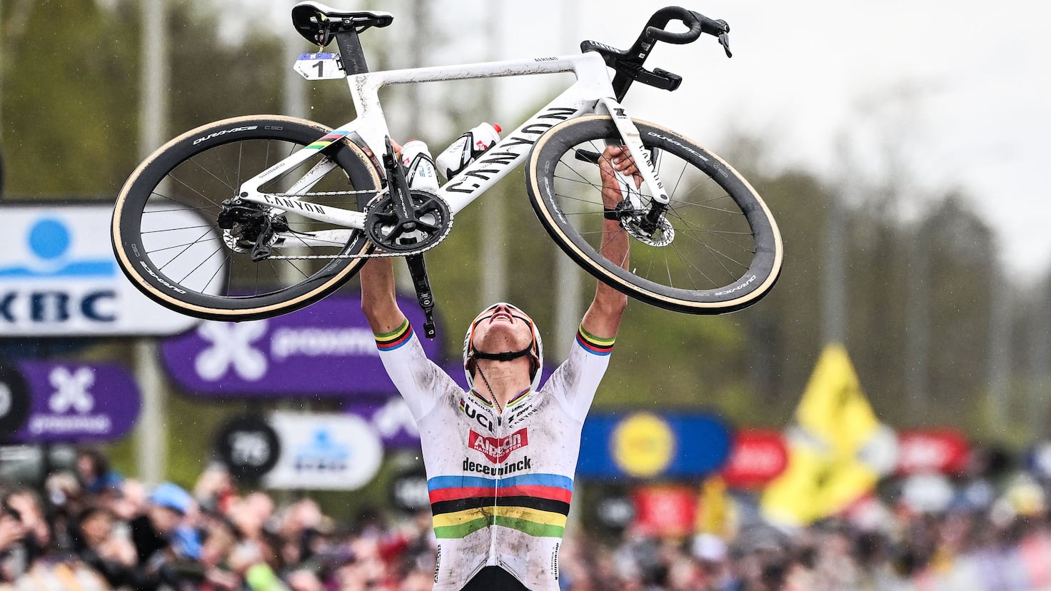 Van der Poel wins his third Tour of Flanders in the misfortune of Cortina

