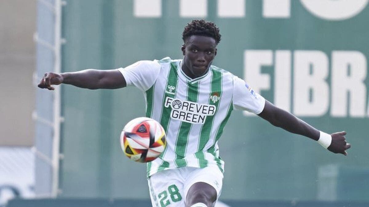 Betis changes plans with Nobel Mendy
	


