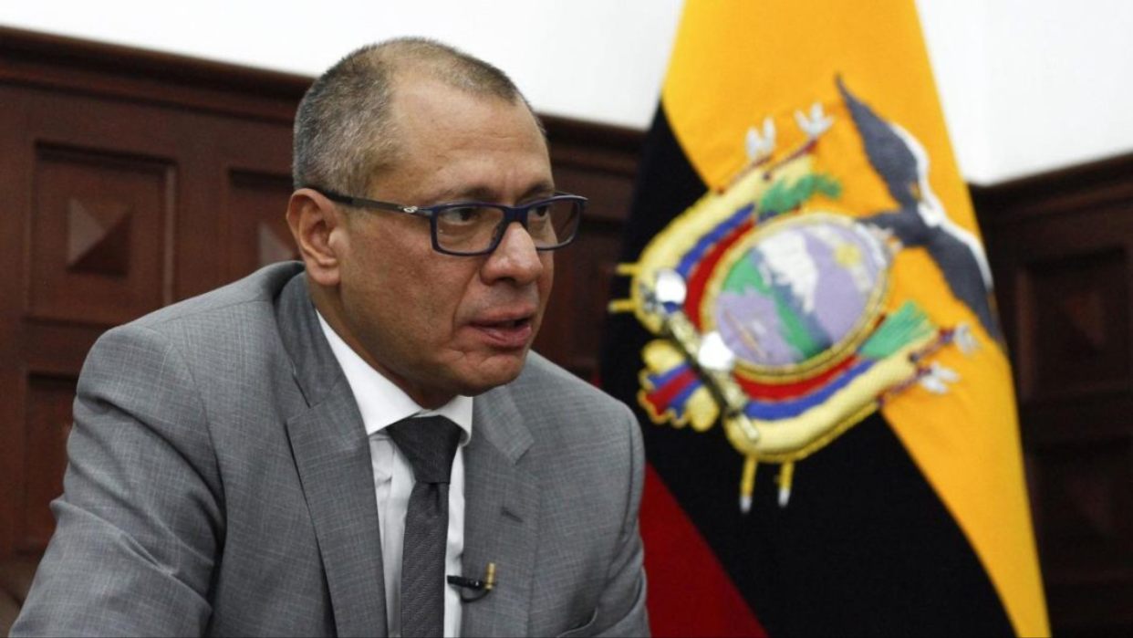 Ecuadorian authorities assert that Jorge Glas decomposed due to “his refusal to eat.”


