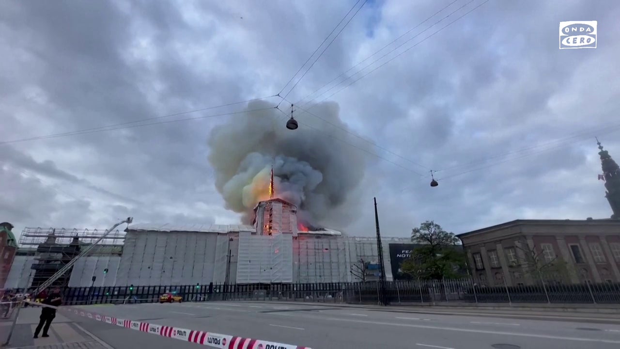 Fire destroys historic Copenhagen Stock Exchange building

