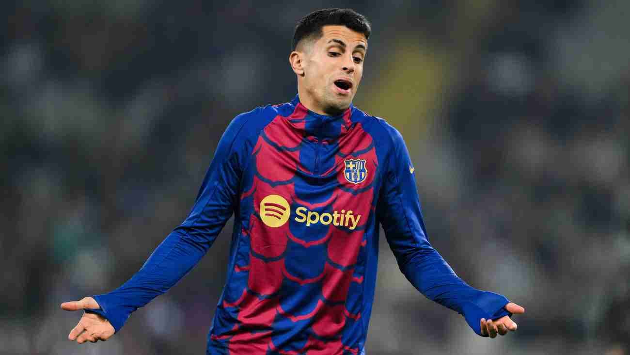 Joao Cancelo is putting pressure on FC Barcelona with an offer from FC Bayern Munich
	

