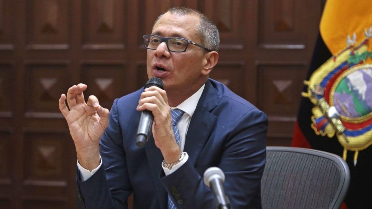 Jorge Glas was hospitalized after refusing food in prison 

