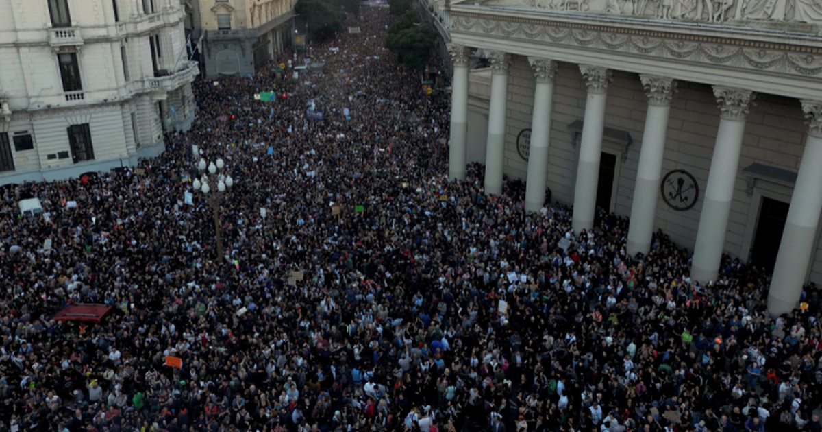 Massive march against the Milei government: thousands demanded cuts to education



