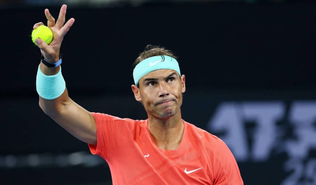 Rafa Nadal can't serve properly
	

