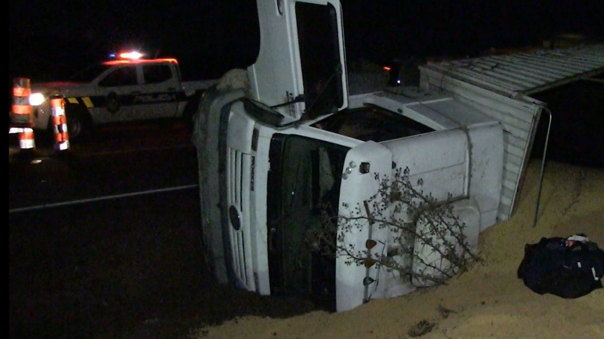 Truck carrying more than 50 tons of soybeans overturned on Route 5

