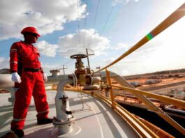 US oil billionaire signs agreement with PDVSA despite sanctions

