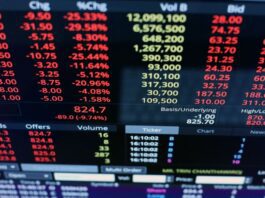 Crypto Exodus Shakes Market, $584 Million Away From Funds
