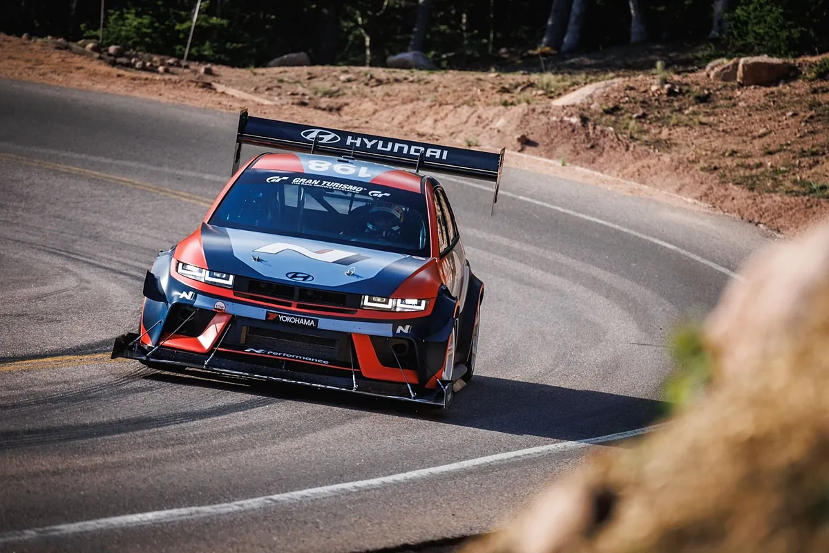 Dani Sordo conquers Pikes Peak with a brilliant third place

