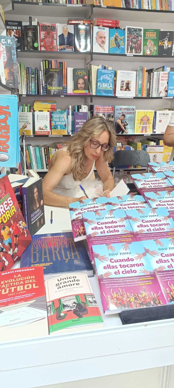 Silvia Barba signing copies of her book at the Madrid Book Fair