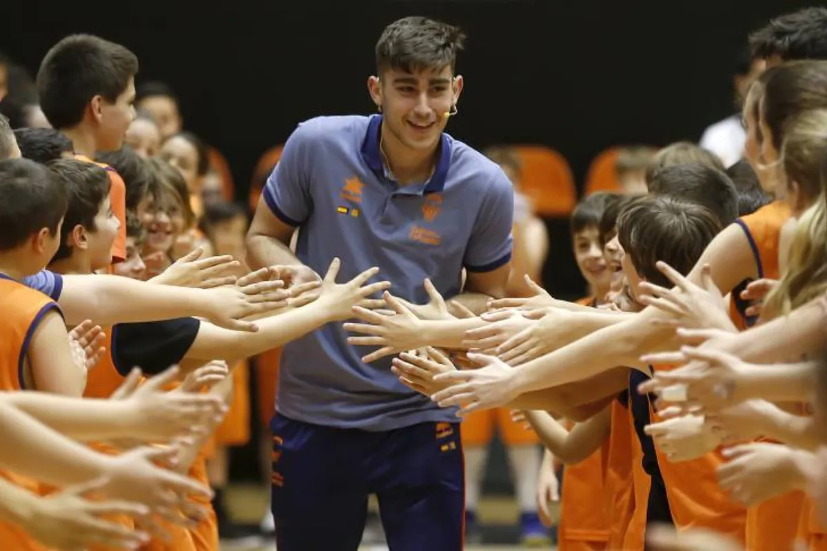 Bàsquet Girona reinforces its perimeter with the signing of Guillem Ferrando
