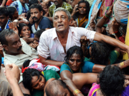 Tragedy in India: dozens of people crushed to death in religious demonstration


