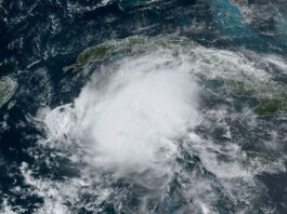 Hurricane Beryl made landfall in Mexico with peak winds of 220 km per hour



