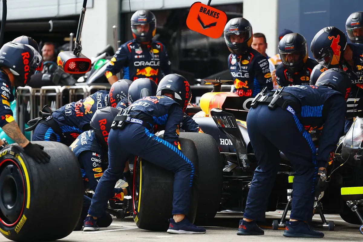 Red Bull's first pit stop mistake: Are they still the best?
