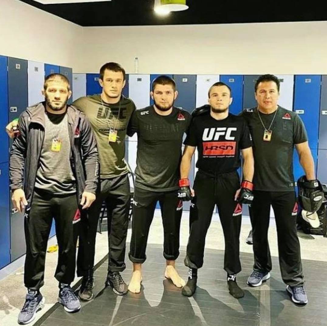 Khabib with his cousins ​​Umar and Usman.