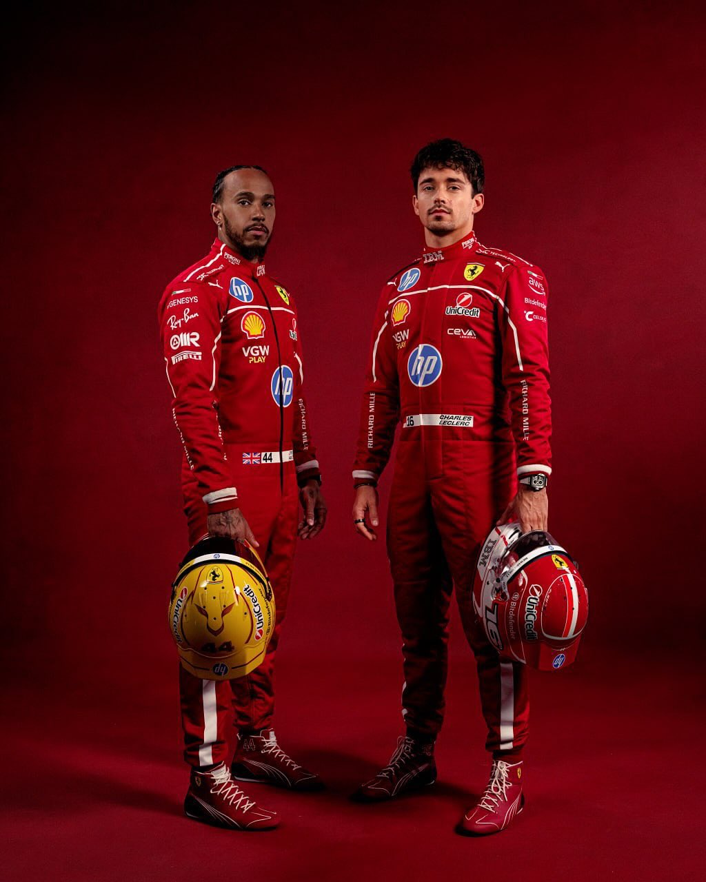 Hamilton and Leclerc, in the official photo.