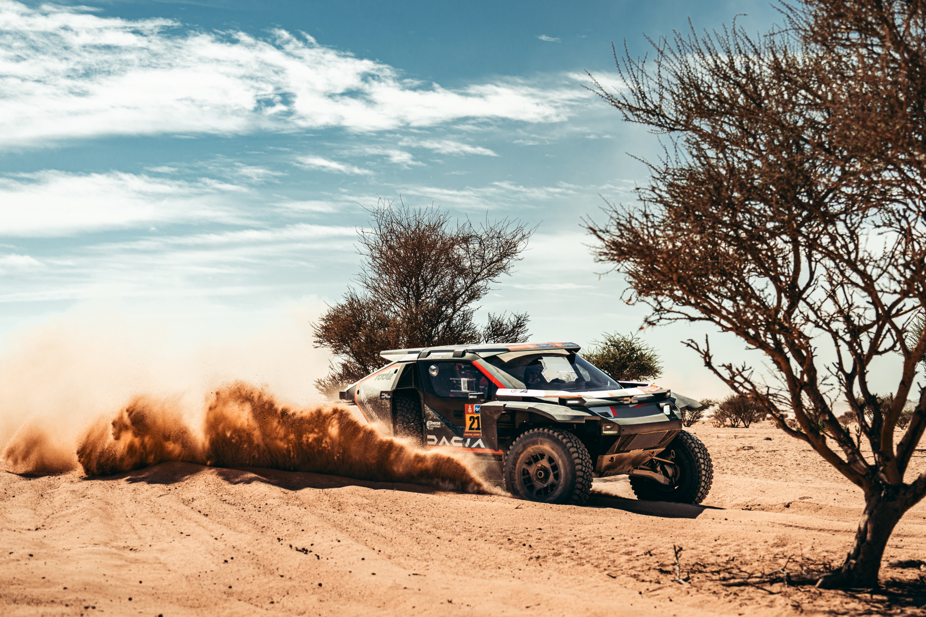 Loeb and Al-Attiyah will lead the Dacia offensive together with Cristina Gutiérrez