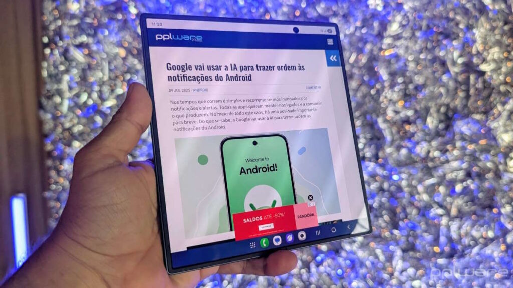 A closed Samsung Galaxy Z Fold7, showing its hinge and cover screen.