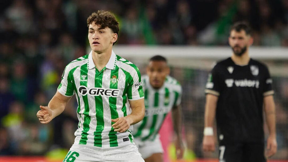 Arouca Signs Mateo Flores From Real Betis On Loan With Purchase Option Mateo Flores arrives at Arouca on loan from Betis, with an option to buy