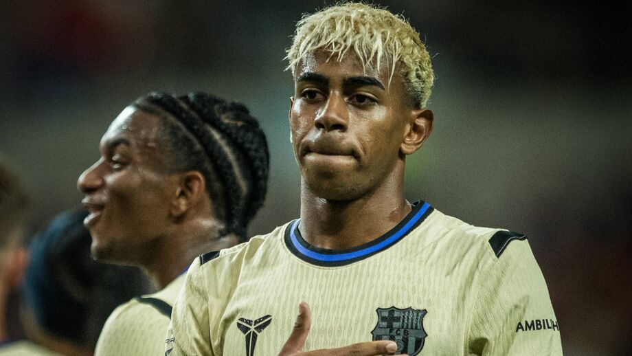 Lamine Yamal scored twice in the match between Barcelona and FC Seoul