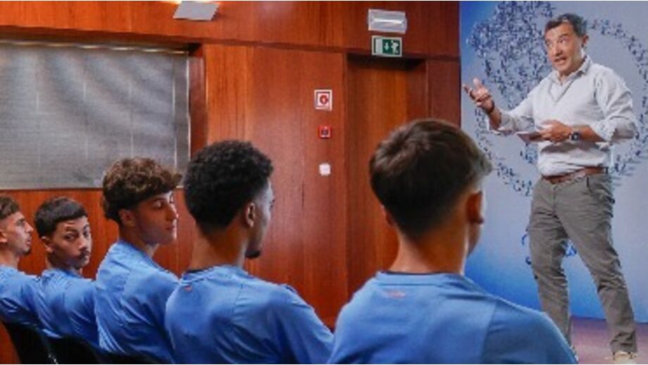 Bertino Miranda forma equipa sub-19 do FC Porto sobre arbitragem