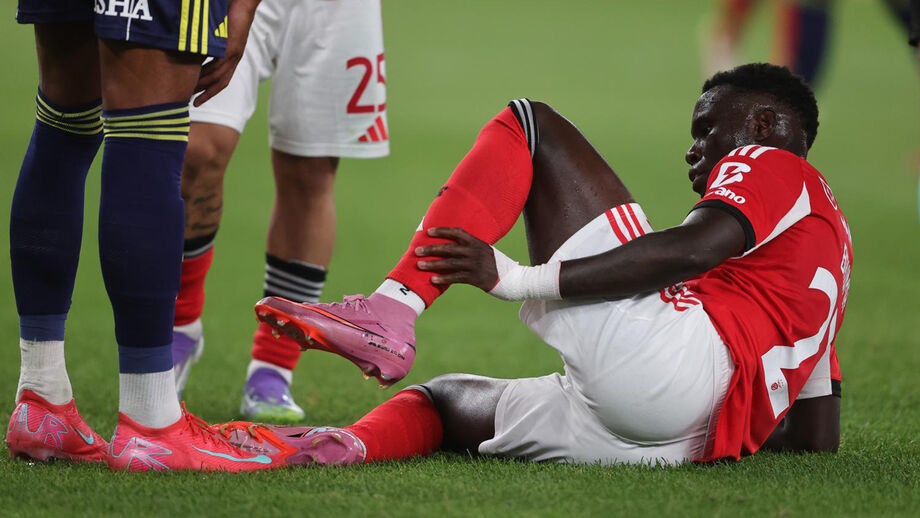 Bruma Suffers Serious Ankle Injury in Benfica Friendly; Long Layoff Expected. Bruma's injury in Benfica-Fenerbahçe causes concern