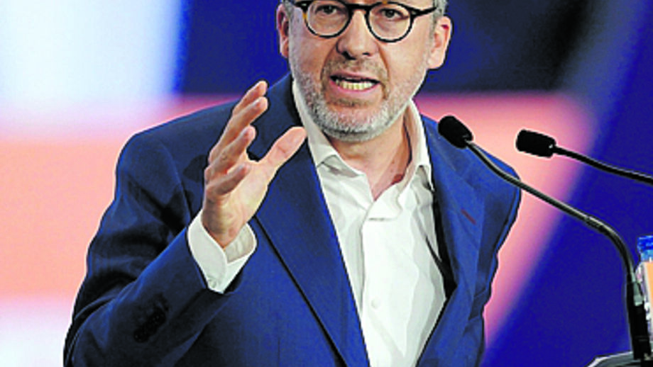 Pedro Nuno Santos speaks at an event