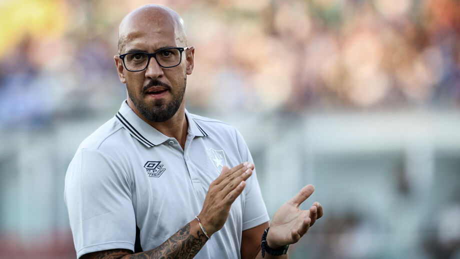 José Faria reacts during the match against Belenenses
