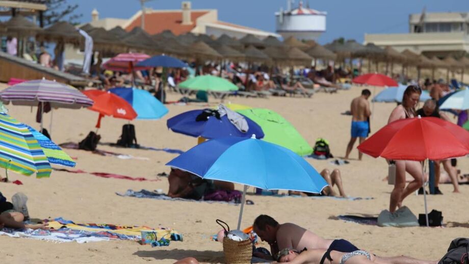 IPMA Extends Yellow Heat Warning Across Portuguese Districts Through Tuesday Next days will be hot
