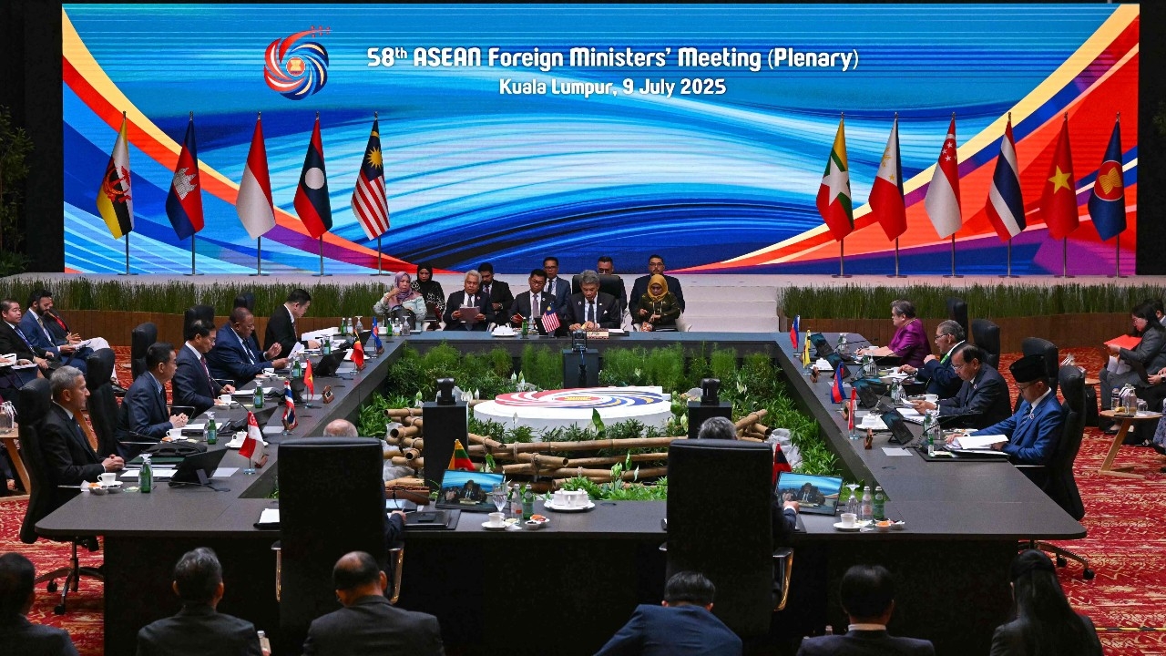 มาเลเซียเปิดประชุม รมว.ต่างประเทศอาเซียน อันวาร์ชี้สหรัฐฯใช้นโยบายภาษีเป็นเครื่องมือกดดันชาติอื่น