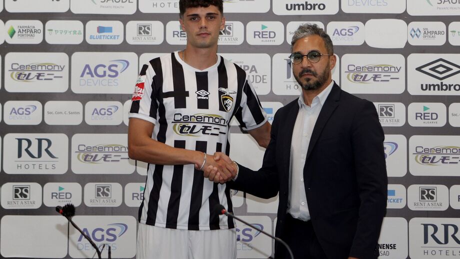 Samuel Lobato (pictured next to Rodiney Sampaio, president of the SAD) opened the scoring