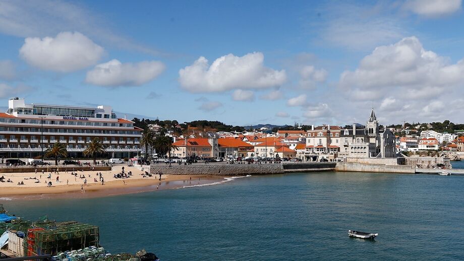 Swimmer Dies During Oeiras-Cascais Open Water Race After Cardiac Arrest Cascais Bay