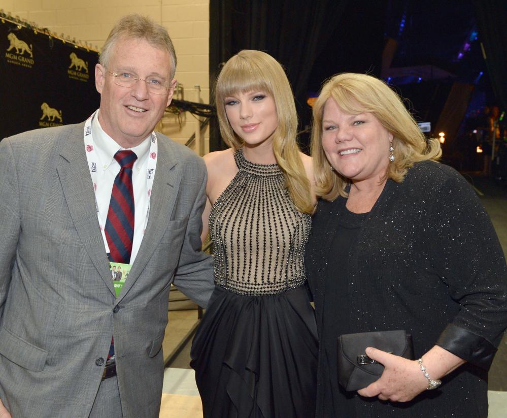 El padre de Taylor Swift, Scott Swift, se somete a una cirugía de corazón