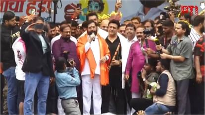 Govinda: Govinda danced at the Dahi Handi program in Mumbai, also visited Iskcon Temple to seek blessings Krishna Janmashtami 2025: actor Govinda and Deputy CM Eknath Shinde participate in Dahi Handi celebration