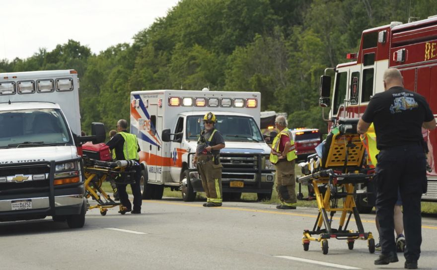 1755935437 109 Niagara Tourist Bus Crash in New York Kills 5 Injures