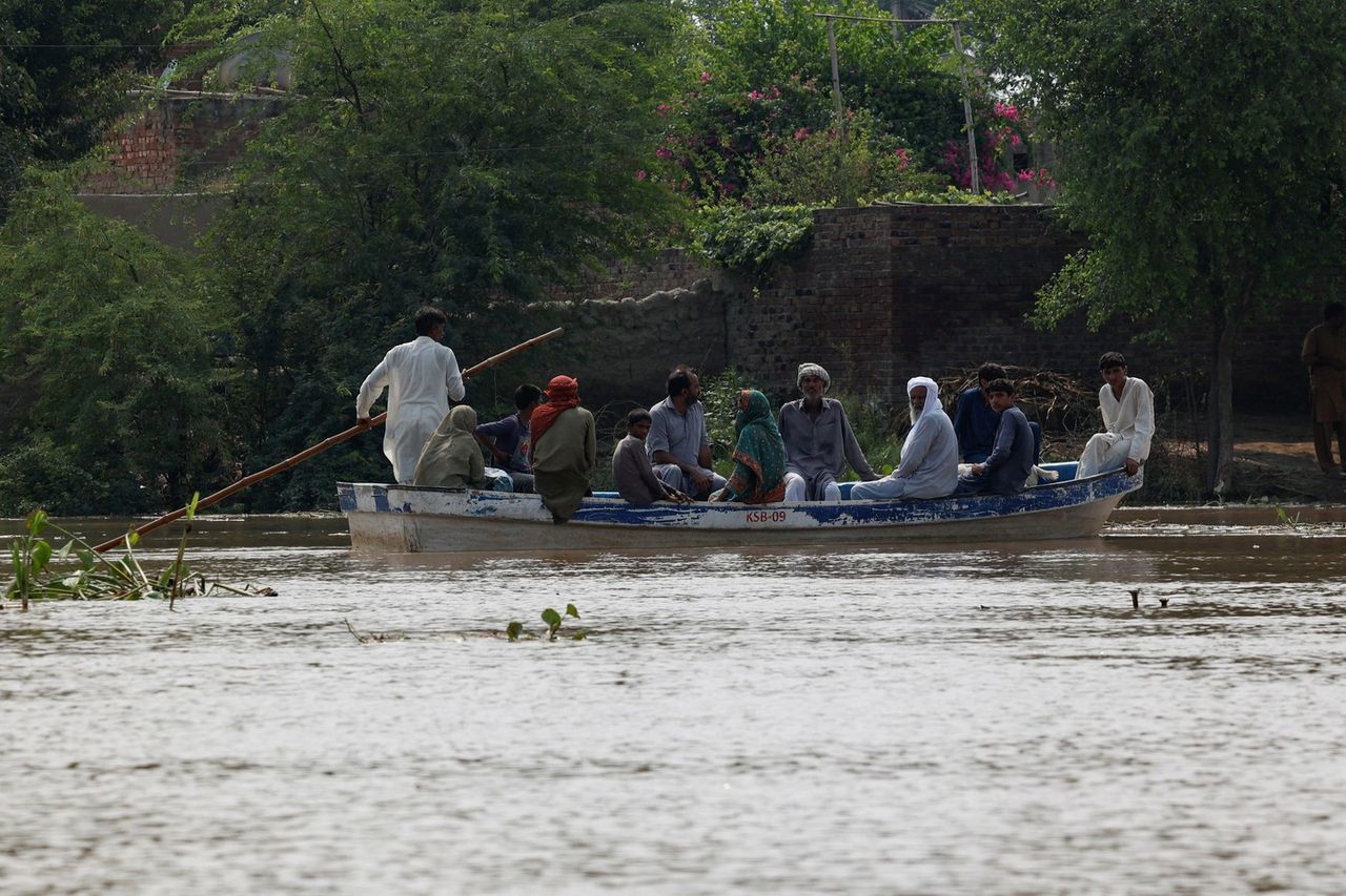 1756269266 405 Pakistan evacuates as India releases dam water Kashmir floods spark