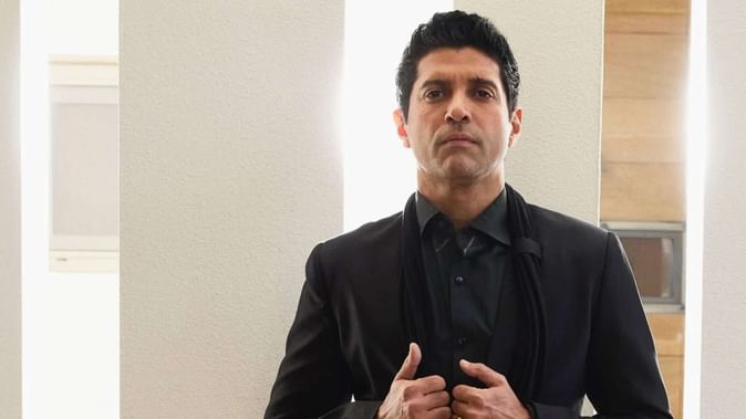 Farhan Akhtar Says Legendary Actor Naseeruddin Shah Did Not Respect Know Why He Said This