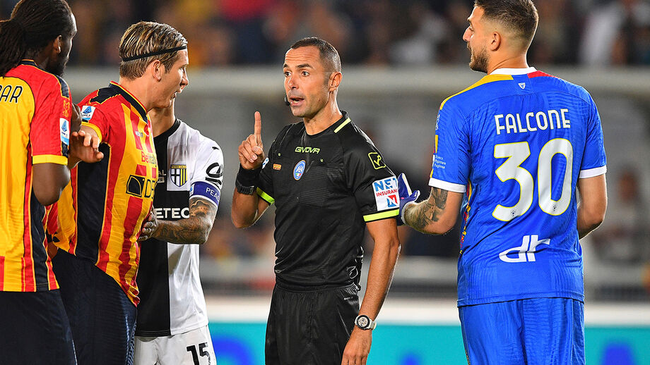 Marco Guida referees Benfica's match against Nice in the Champions League