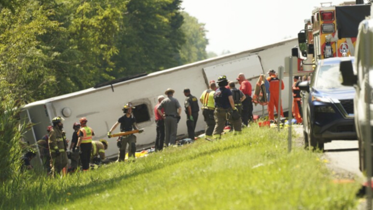 Tourist bus overturns in New York, 5 dead, dozens injured