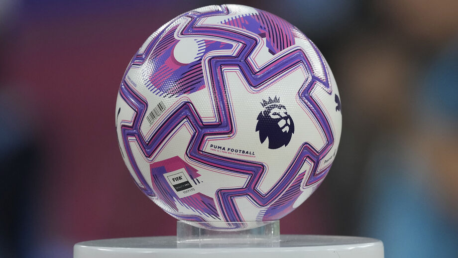 Premier League Goalkeepers Concerned: New Ball's Volleyball-Like Movement Causes Errors The new Premier League ball causing a stir