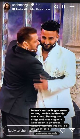 Stage lights illuminate a platform.