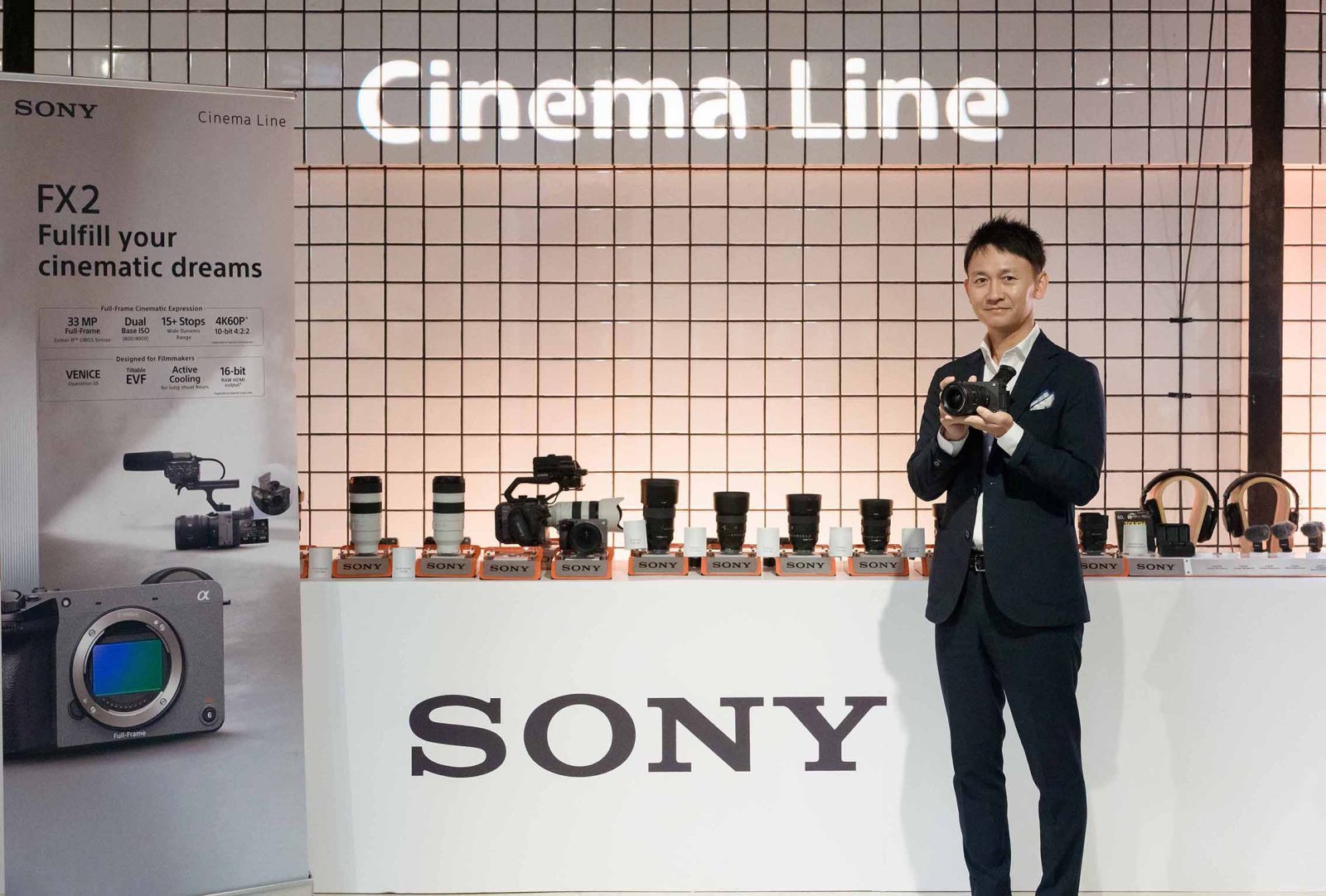 Mr. Yojiro Asaoka, Managing Director of Sony Thai Co., Ltd., at the Sony FX2 launch event.