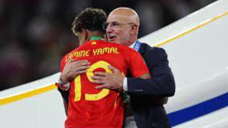 Spain coach defends Yamal after criticism