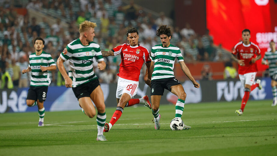 Sporting and Benfica compete for the Cândido de Oliveira Supercup