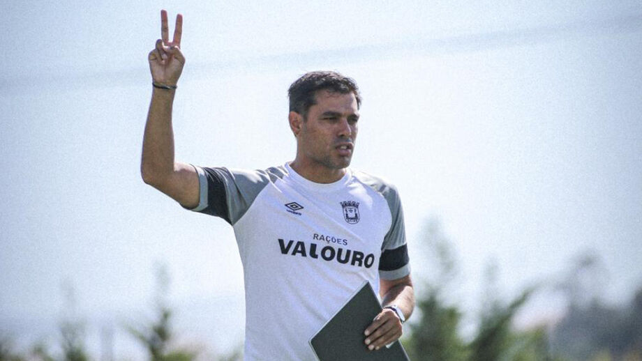 Vítor Martins leads Torreense