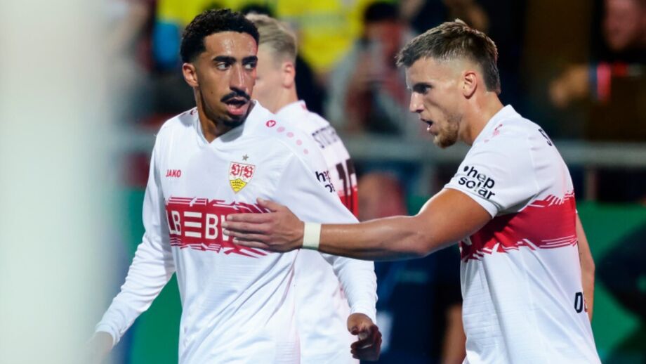 Tiago Tomás celebrates with Demirovic