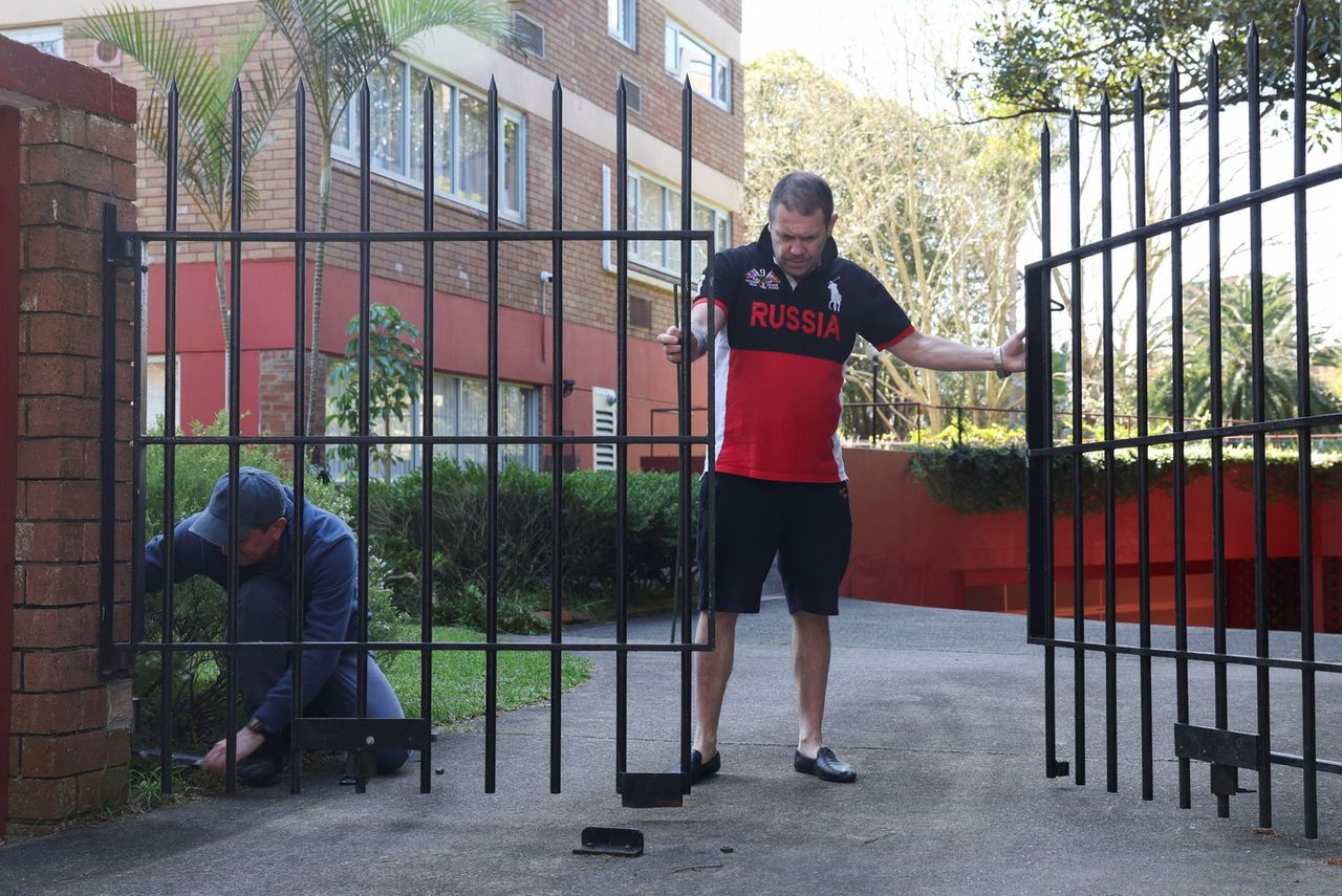 1756699244 717 Sydney Russian Consulate Car Crash 39 Year Old Arrested Police Officer Injured